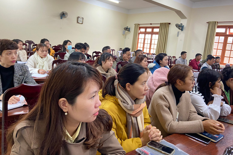 Lạc Dương: Bồi dưỡng lý luận chính trị cho 39 đảng viên mới
