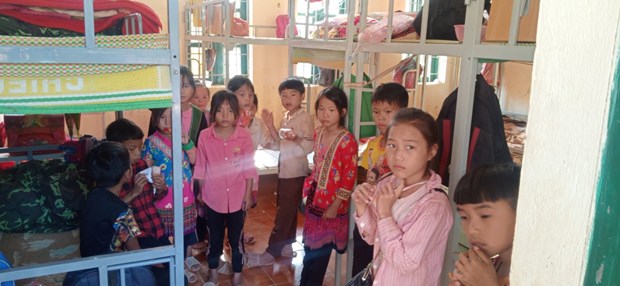 Học sinh ở nội trú tại trường nhưng thiếu bữa ăn cuối tuần