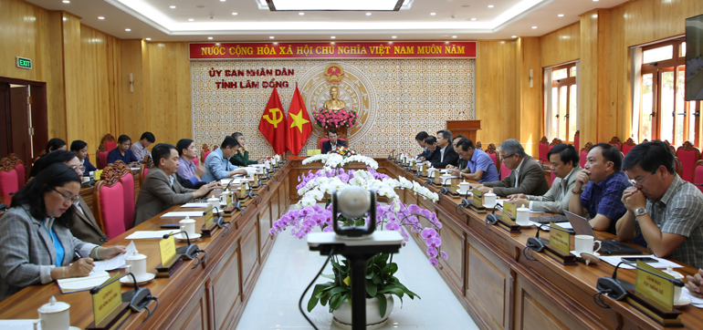 Lãnh đạo các sở, ngành liên quan công tác thực hiện các chương trình MTQG tham dự Hội nghị tại điểm cầu tỉnh Lâm Đồng