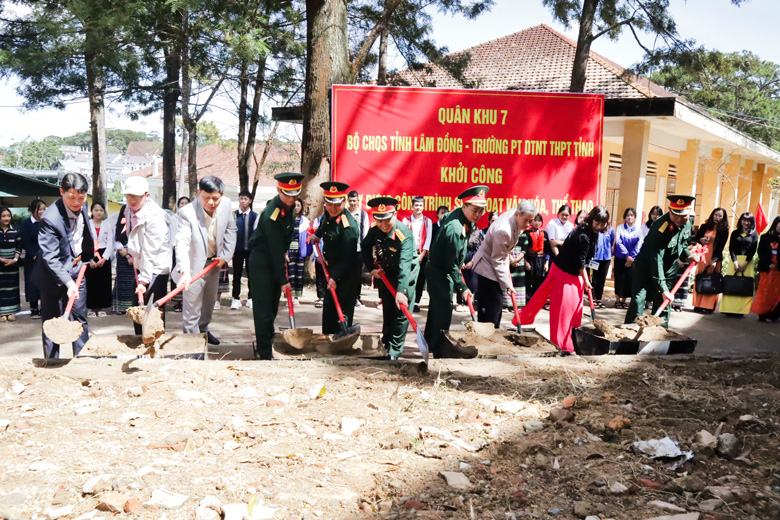 Khởi công xây dựng công trình sinh hoạt văn hoá, thể thao tại trường Phổ thông Dân tộc nội trú tỉnh