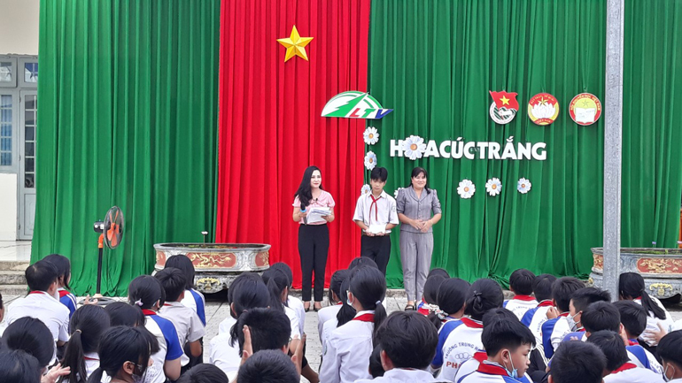 Cát Tiên: Hơn 130 triệu đồng hỗ trợ học sinh chương trình Hoa Cúc Trắng