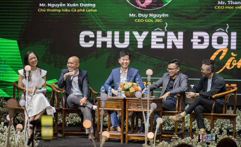 Talk Show "Chuyển đổi ngay còn kịp" - Câu chuyện về sức mạnh của việc bắt kịp thời thế