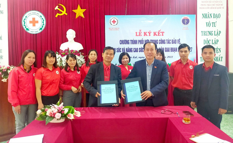 Ký kết chương trình phối hợp về công tác bảo vệ, chăm sóc và nâng cao sức khỏe Nhân dân giai đoạn 2022 - 2027