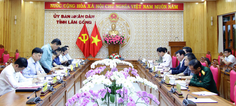 Quang cảnh buổi làm việc