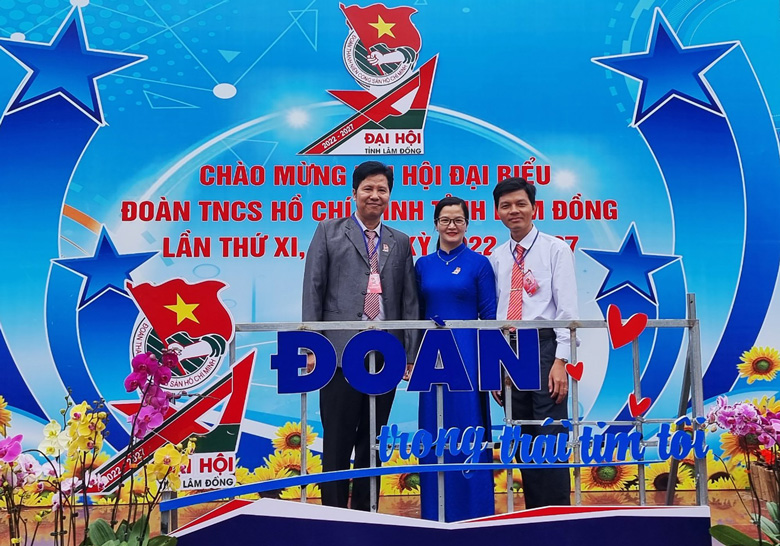 Mãi mãi tình yêu với tuổi trẻ