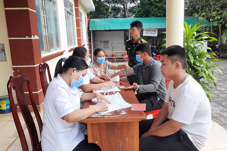 Đạ Tẻh: 193 thanh niên đạt yêu cầu khi khám sơ tuyển nghĩa vụ quân sự