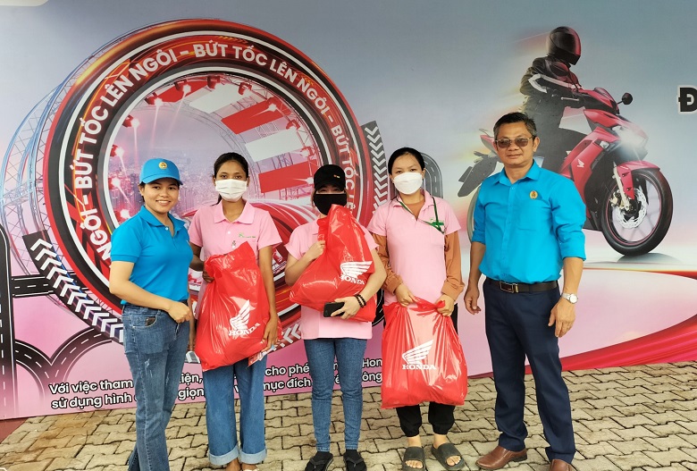 Bảo Lộc: Nhiều hoạt động ý nghĩa tại chương trình lái xe an toàn dành cho người lao động
