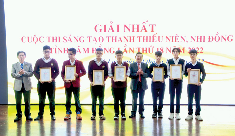 Chắp cánh cho tuổi trẻ về sáng tạo khoa học