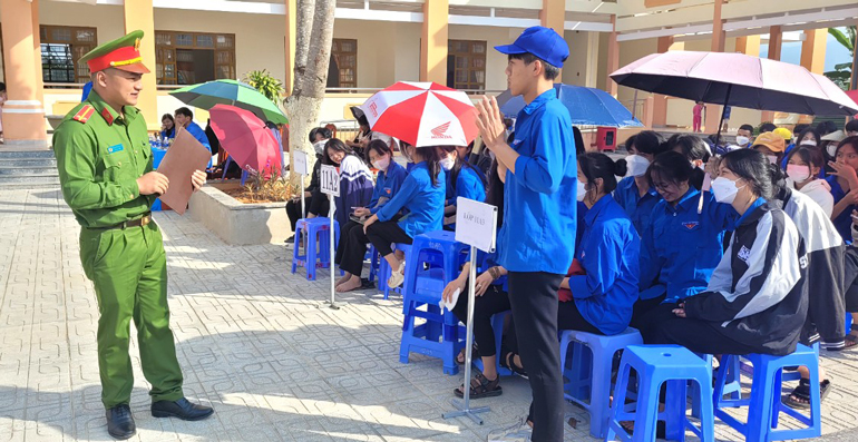 Đam Rông: 500 đoàn viên, thanh niên tham gia ngày hội pháp luật