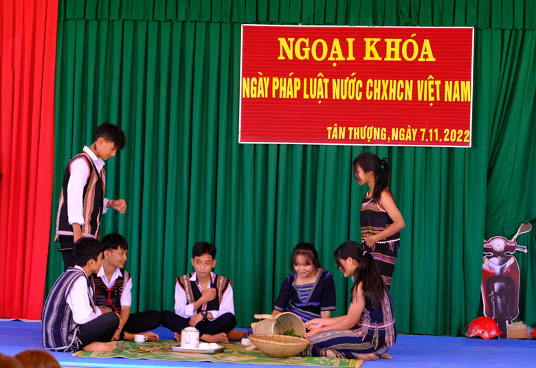 Di Linh: Tuyên truyền Pháp luật phòng chống tình trạng tảo hôn và hôn nhân cận huyết thống