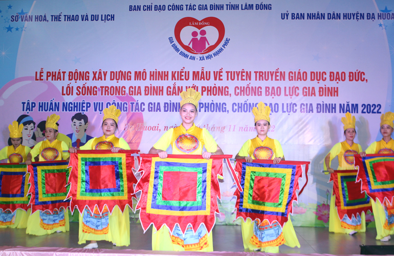 Phát động xây dựng mô hình gia đình kiểu mẫu
