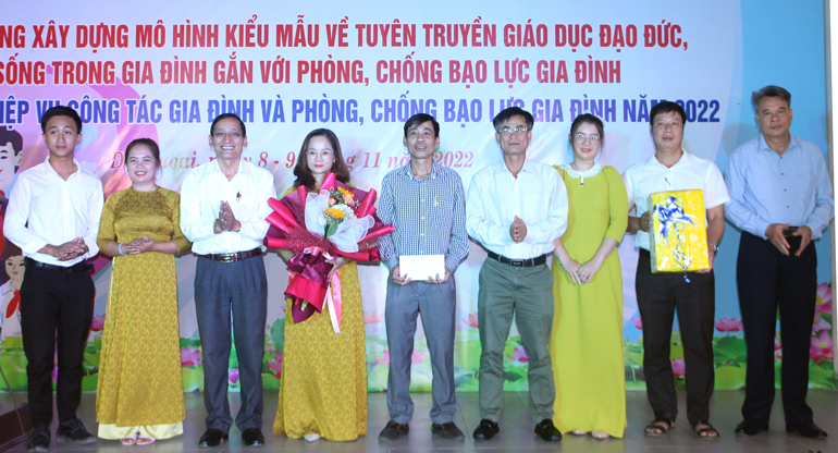 Ban Chủ nhiệm Mô hình kiểu mẫu ra mắt