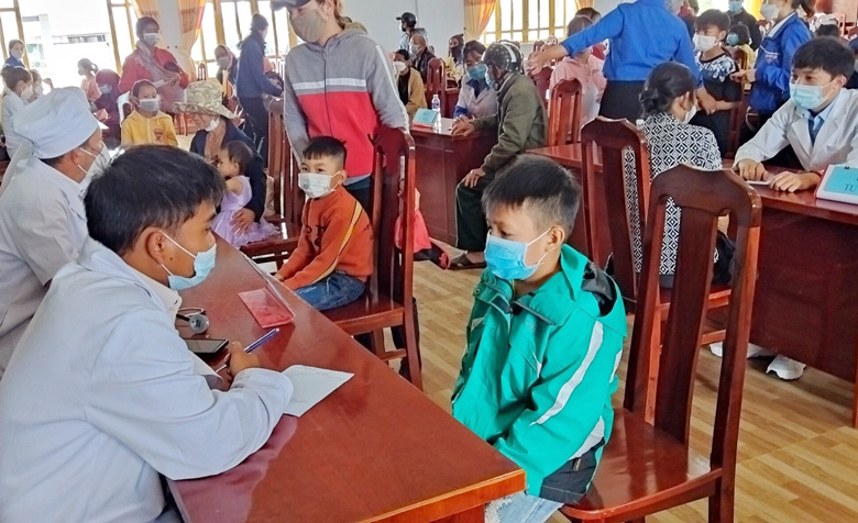 Tăng cường sự lãnh đạo của Đảng trong công tác chăm sóc sức khỏe Nhân dân