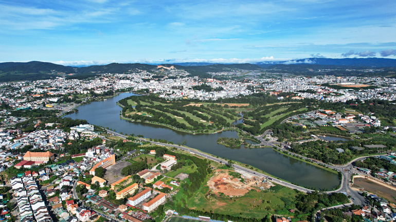 Phấn đấu năm 2025 trên 80% hộ gia đình ở thành thị và 35% hộ gia đình ở nông thôn được sử dụng nước sạch theo quy chuẩn