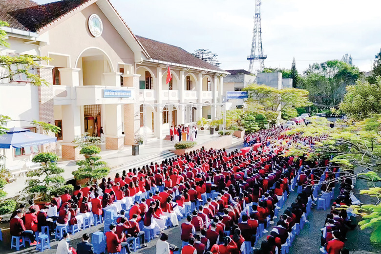 Trường Chuyên Thăng Long, 29 năm một chặng đường