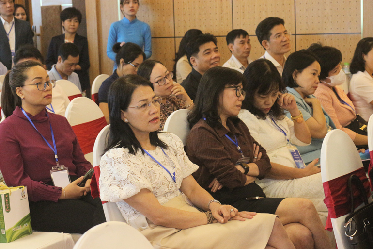 Các đại biểu tham dự hội nghị