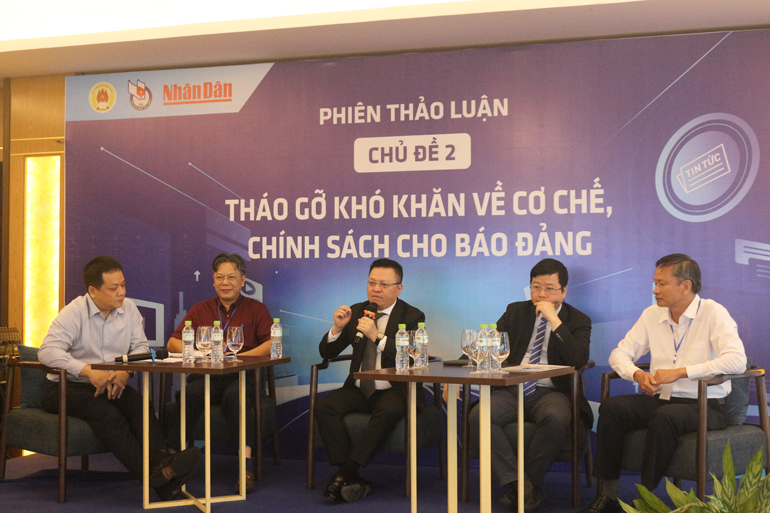 Tổng Biên tập Báo Nhân Dân Lê Quốc Minh gợi mở về một số vấn đề trọng tâm nhằm đẩy mạnh chuyển đổi số trong các cơ quan báo Đảng