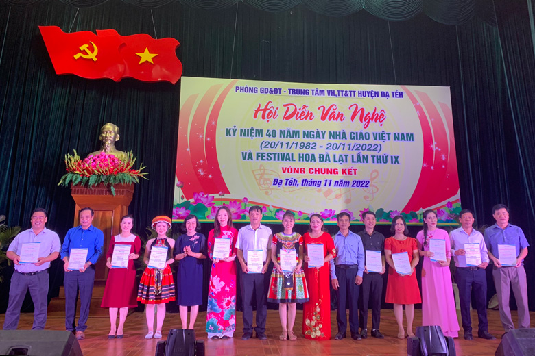 Trao giải A cho các tiết mục xuất sắc