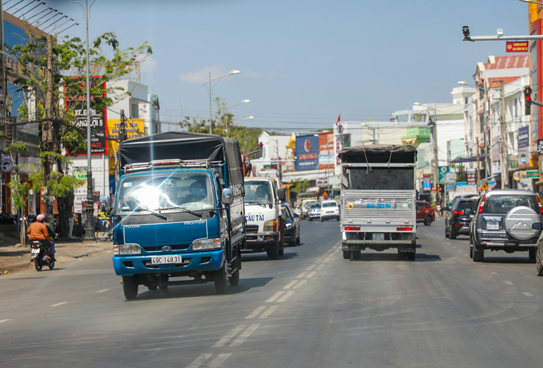Trật tự an toàn giao thông chuyển biến tích cực