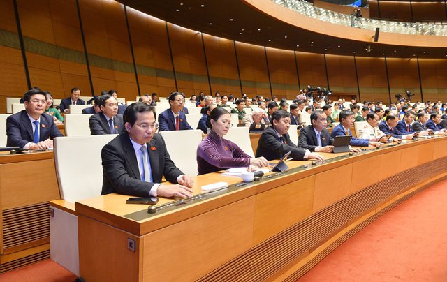 Quốc hội thông qua thí điểm đấu giá biển số ô tô