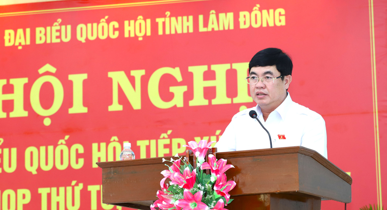 Phó Bí thư Thường trực Tỉnh ủy, Trưởng Đoàn Đại biểu Quốc hội đơn vị tỉnh Lâm Đồng Trần Đình Văn tiếp thu, giải trình các ý kiến, kiến nghị của cử tri thuộc thẩm quyền