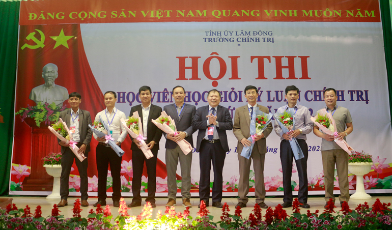 Hội thi học viên học giỏi lý luận chính trị năm 2022