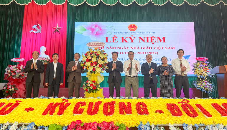 Di Linh tổ chức lễ Kỷ niệm 40 năm Ngày Nhà giáo Việt Nam