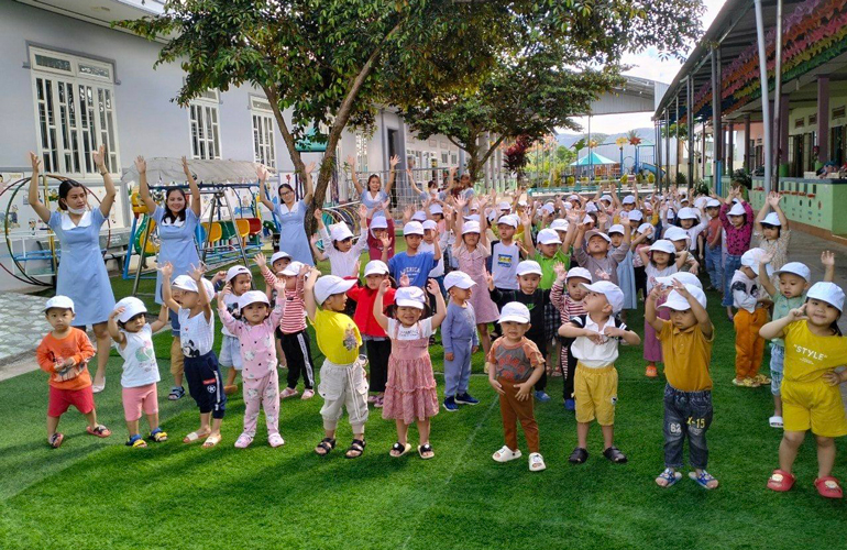 Giờ thể dục của cô trò Trường mầm non Hoa Hướng Dương Lâm Hà