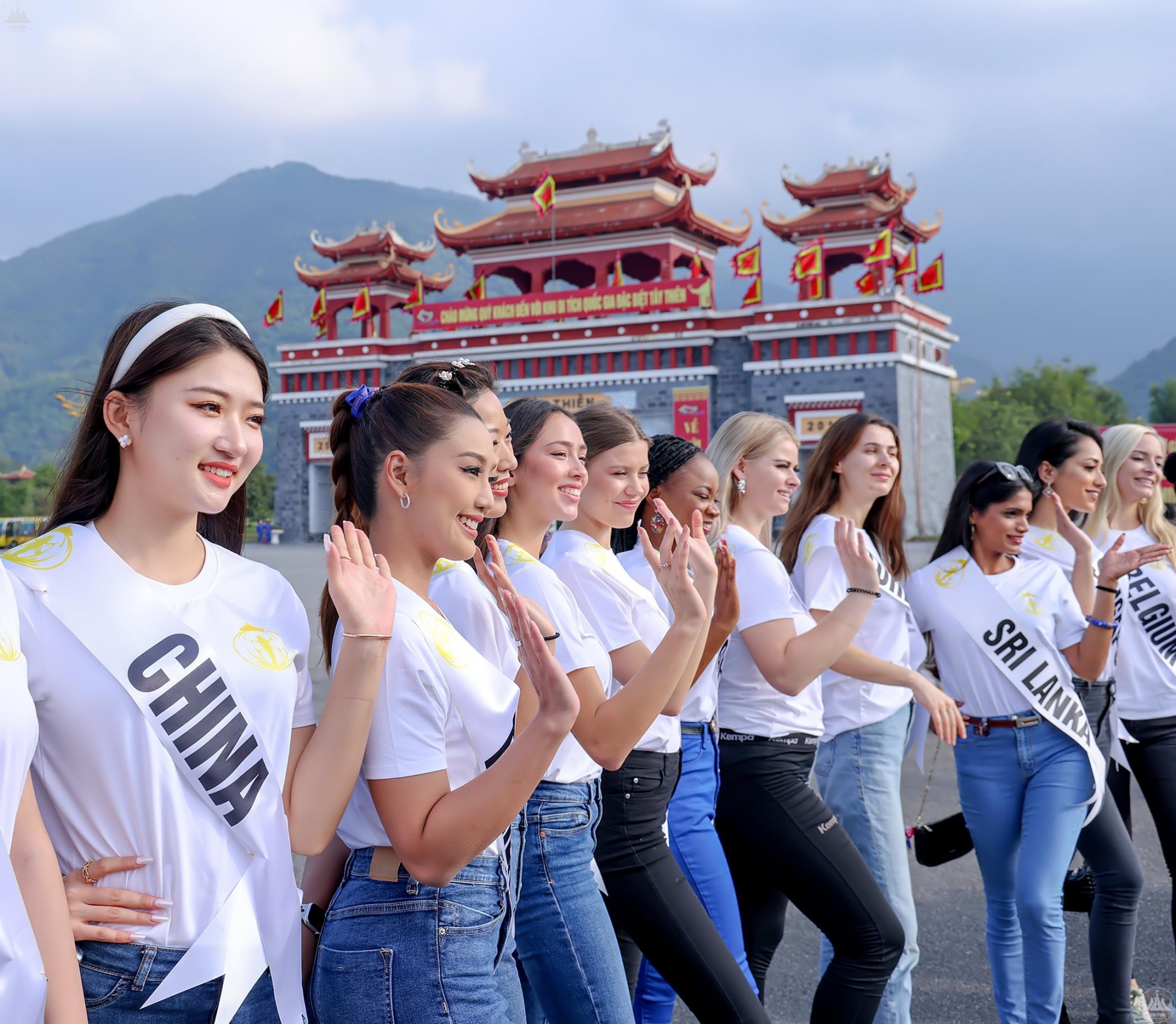 Họ không chỉ xinh đẹp mà còn rất thân thiện, gần gũi
