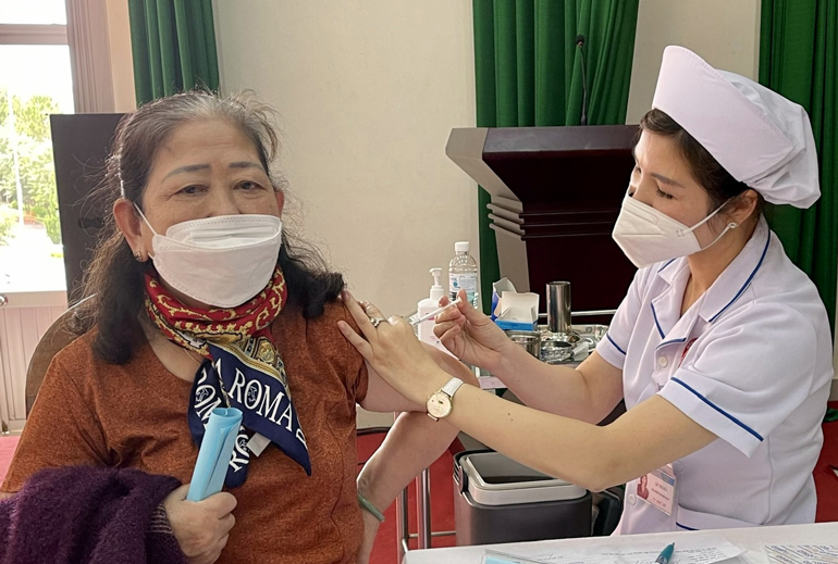 Tỉ lệ tiêm vắc xin phòng Covid-19 liều nhắc lại lần 2 (mũi 4) đạt 95%