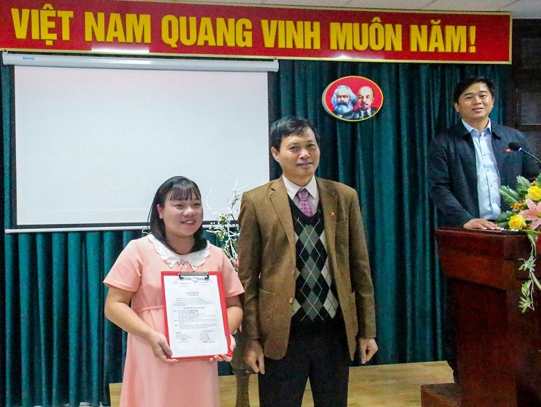 Kết nạp đảng viên đầu tiên tại Chi bộ Hiệp hội Doanh nghiệp