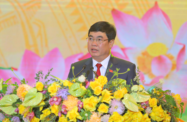 Đồng chí Trần Đình Văn - Phó Bí thư Thường trực Tỉnh ủy Lâm Đồng, Trưởng Đoàn đại biểu Quốc hội tỉnh Lâm Đồng, Phó Trưởng Ban Chỉ đạo Hội thi phát biểu chúc mừng