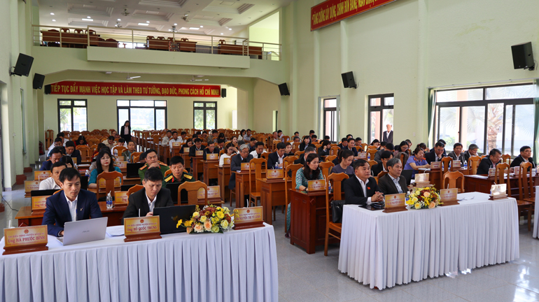 Các đại biểu tham dự kỳ họp