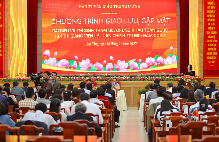 Giao lưu, gặp mặt đại biểu và thí sinh tham gia chung khảo toàn quốc Hội thi Giảng viên lý luận chính trị giỏi năm 2022
