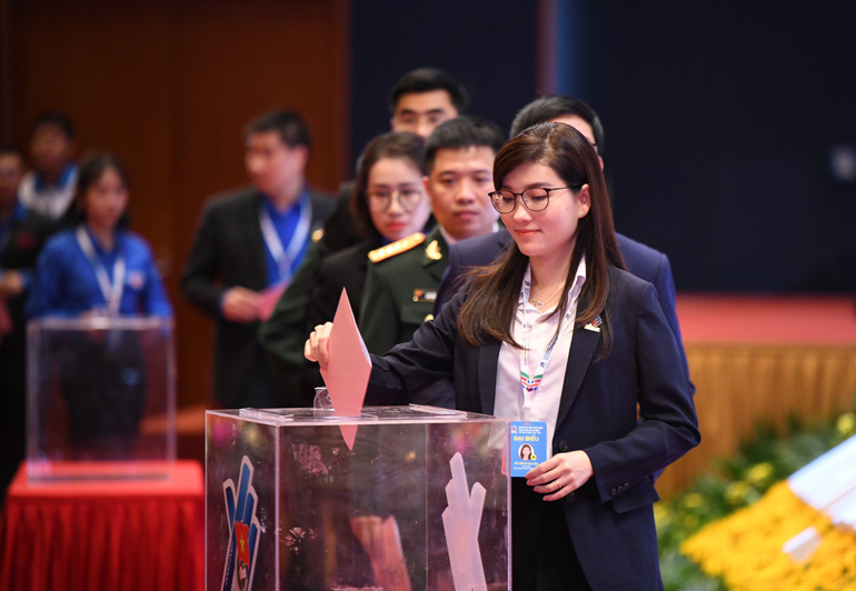 Đại biểu tham gia bỏ phiếu bầu Ban Chấp hành Trung ương Đoàn khóa XII, nhiệm kỳ 2022 - 2027