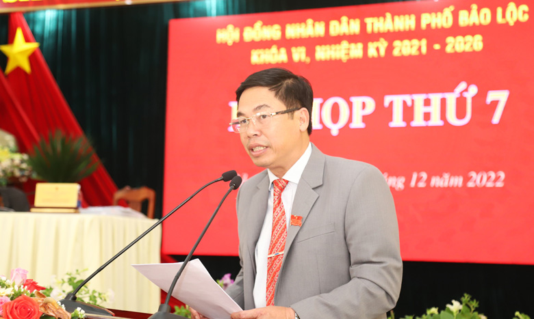 Đồng chí Nguyễn Xuân Đức - Phó Bí thư Thường trực Thành ủy, Chủ tịch HĐND TP Bảo Lộc phát biểu bế mạc Kỳ họp