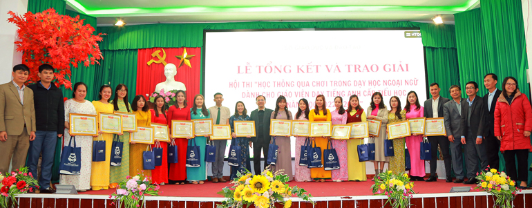 Các cá nhân đạt giải và đại biểu tham gia Hội thảo
