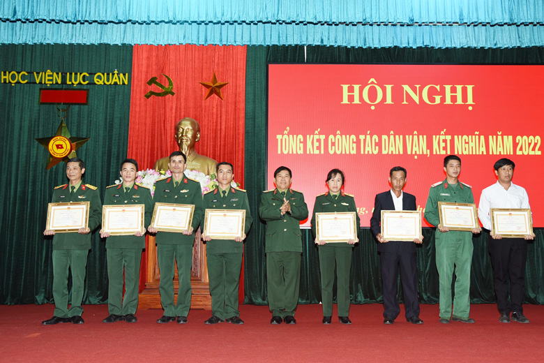 Học viện Lục quân tổng kết công tác dân vận, kết nghĩa