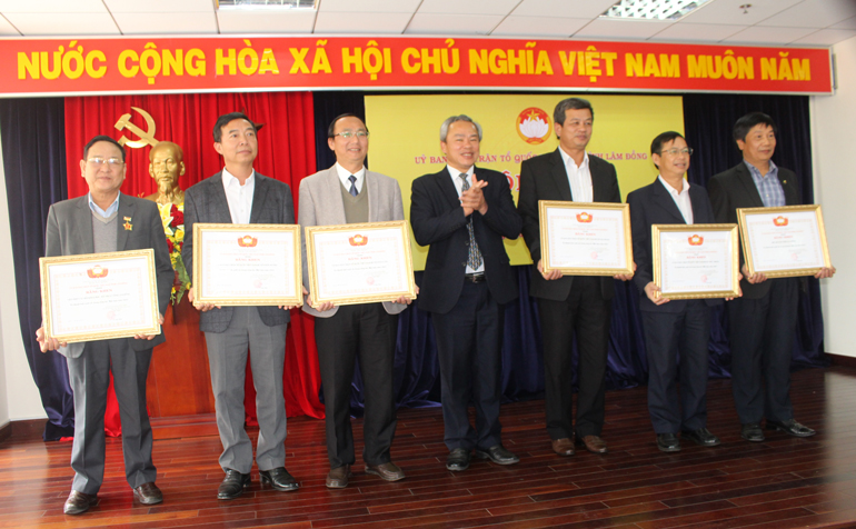 Các tập thể, cá nhân được nhận bằng khen của Trung ương MTTQ và của UBMTTQ tỉnh vì đạt thành tích xuất sắc năm 2022