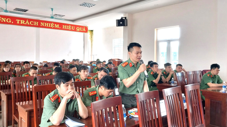 Công an TP Bảo Lộc lắng nghe tâm tư, nguyện vọng của cán bộ, chiến sĩ trẻ