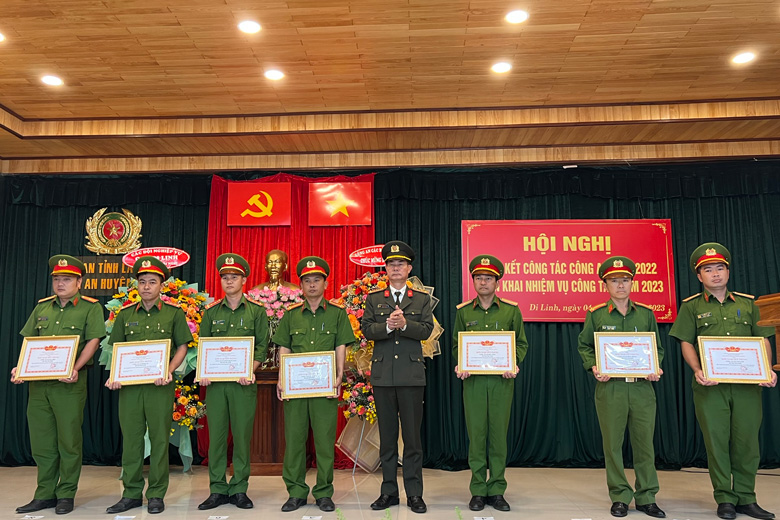 Các cá nhân đạt chiến sỹ thi đua cấp cơ sở